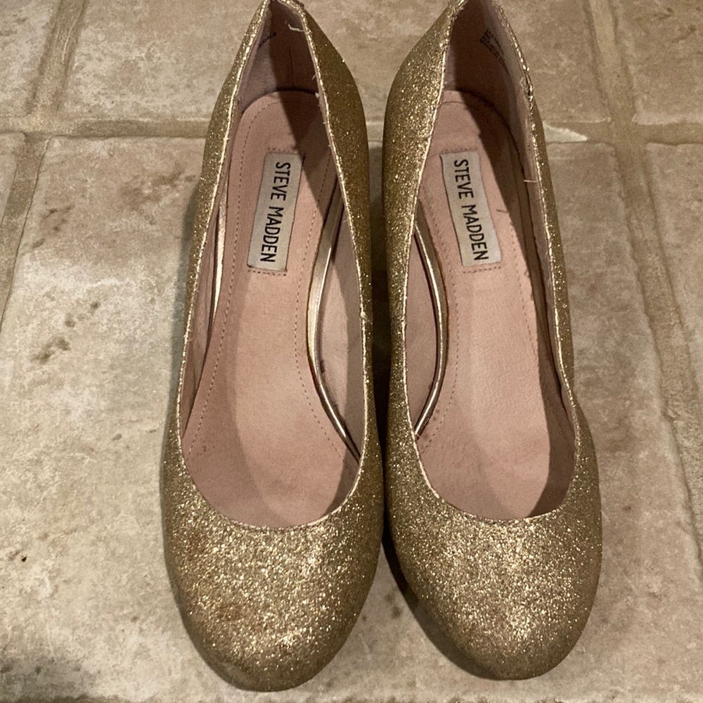 Steve Madden Ulltra-G pumps